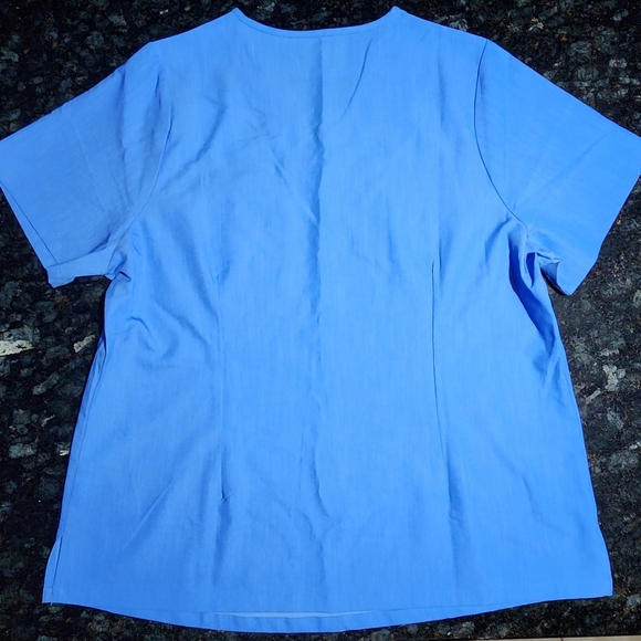 Mandala Heather Blue Scrub Set and Log Sleeve Undershirt - Picture 3 of 6